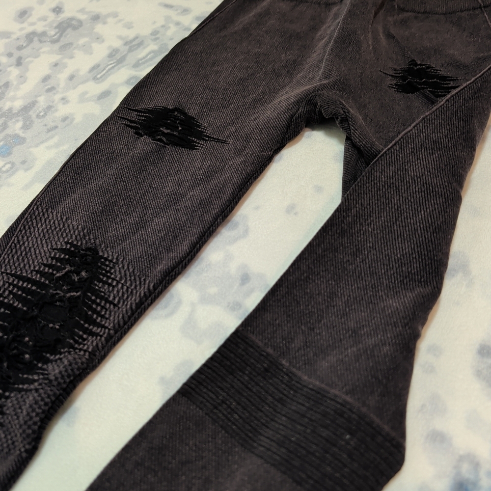 Yelete Black Ripped Women Jeggings S/M